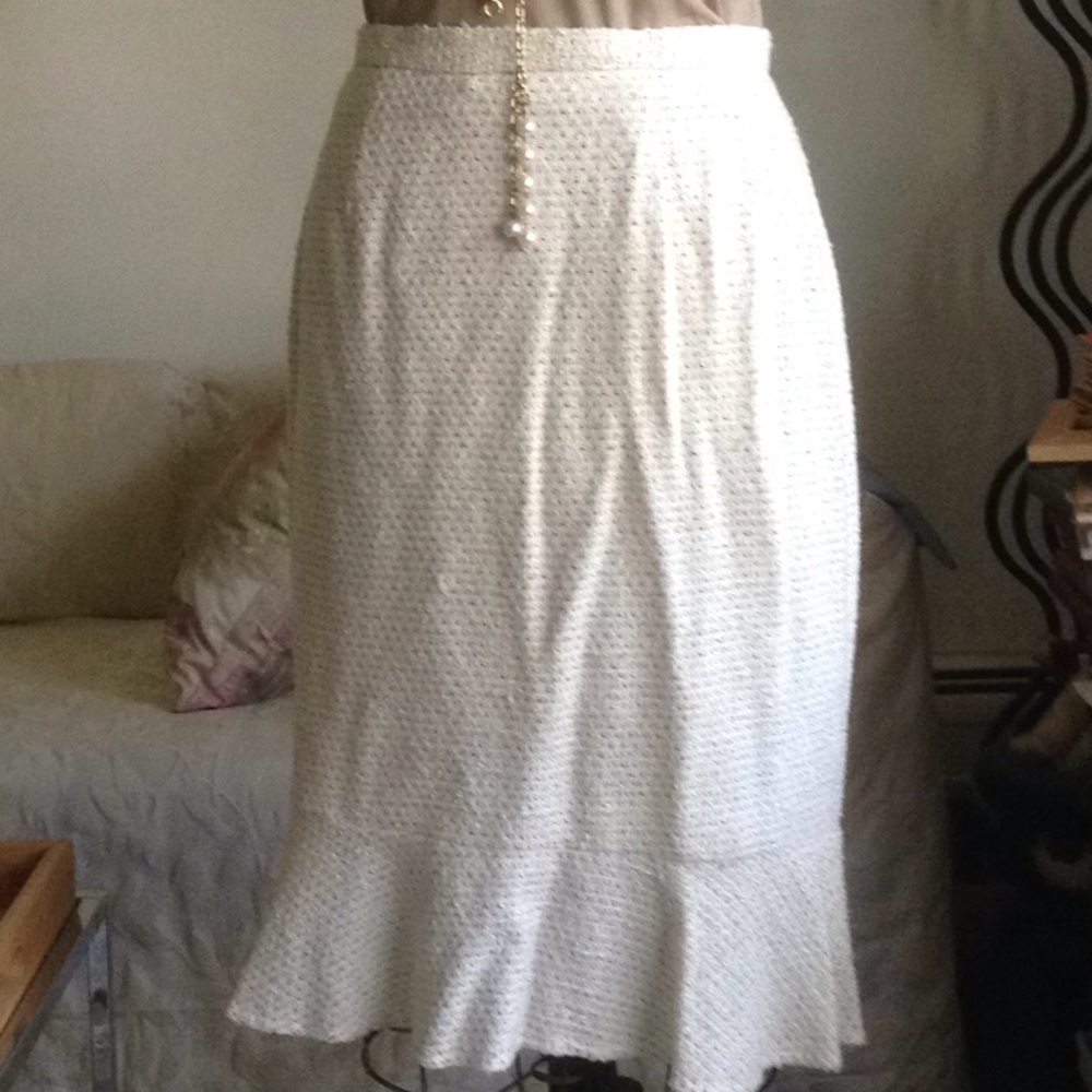 Tweed ruffle skirt